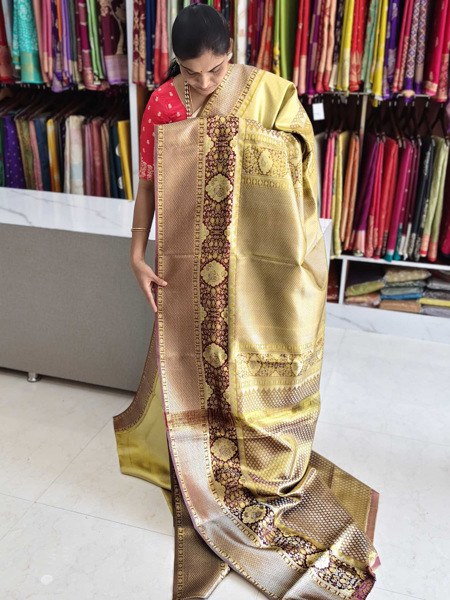 Pure kanchi pattu saree (silk mark certified)