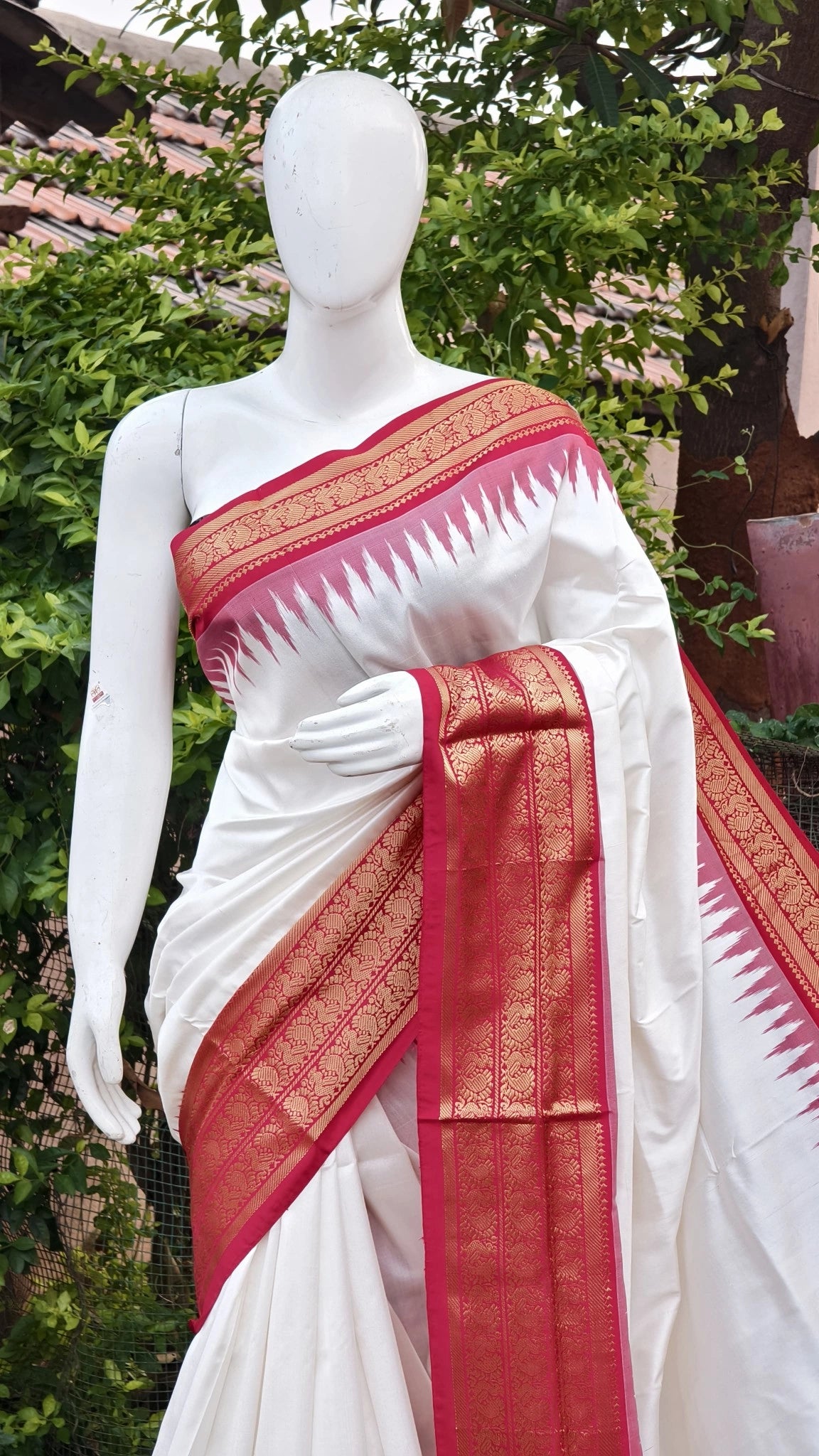 Pochampally ikkat kanchi boarder saree (silk mark certified)