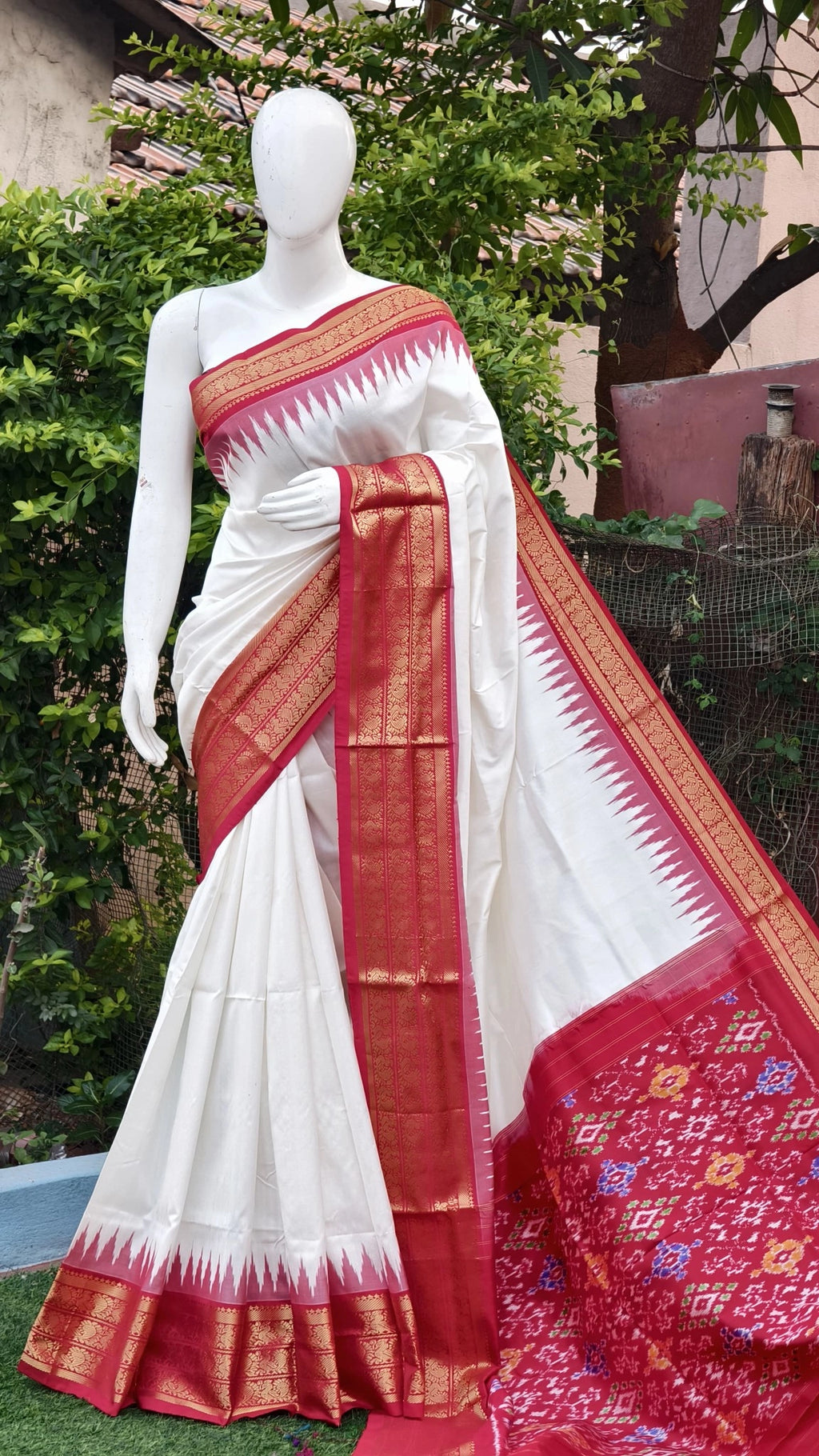 Pochampally ikkat kanchi boarder saree (silk mark certified)