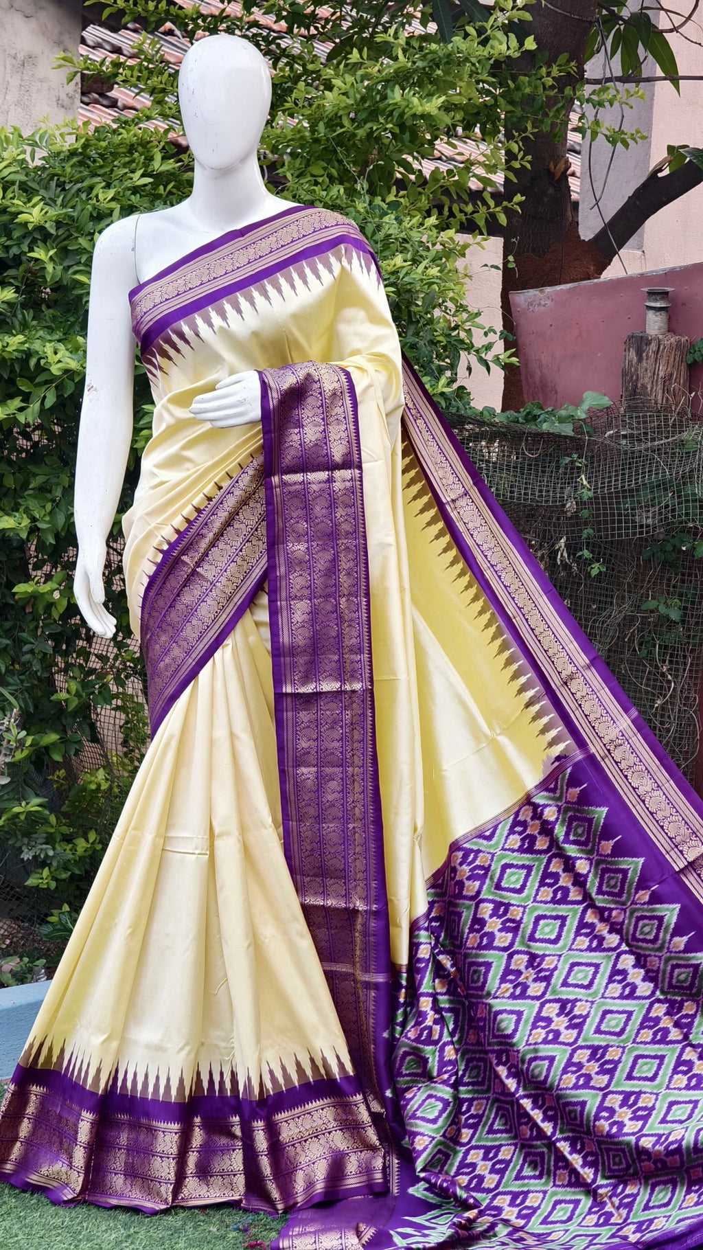 Pochampally ikkat kanchi boarder saree (silk mark certified)