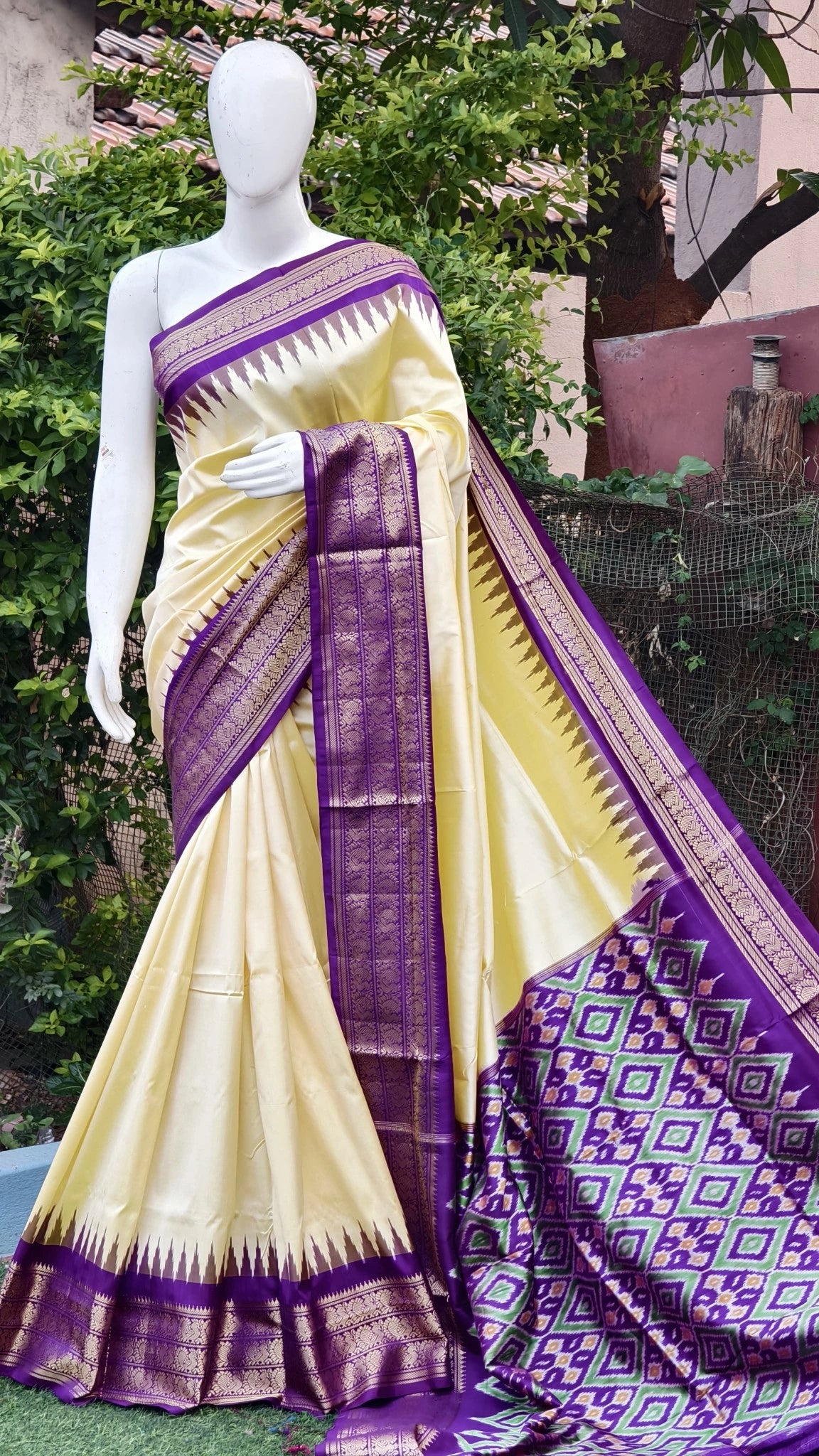 Pochampally ikkat kanchi boarder saree (silk mark certified)