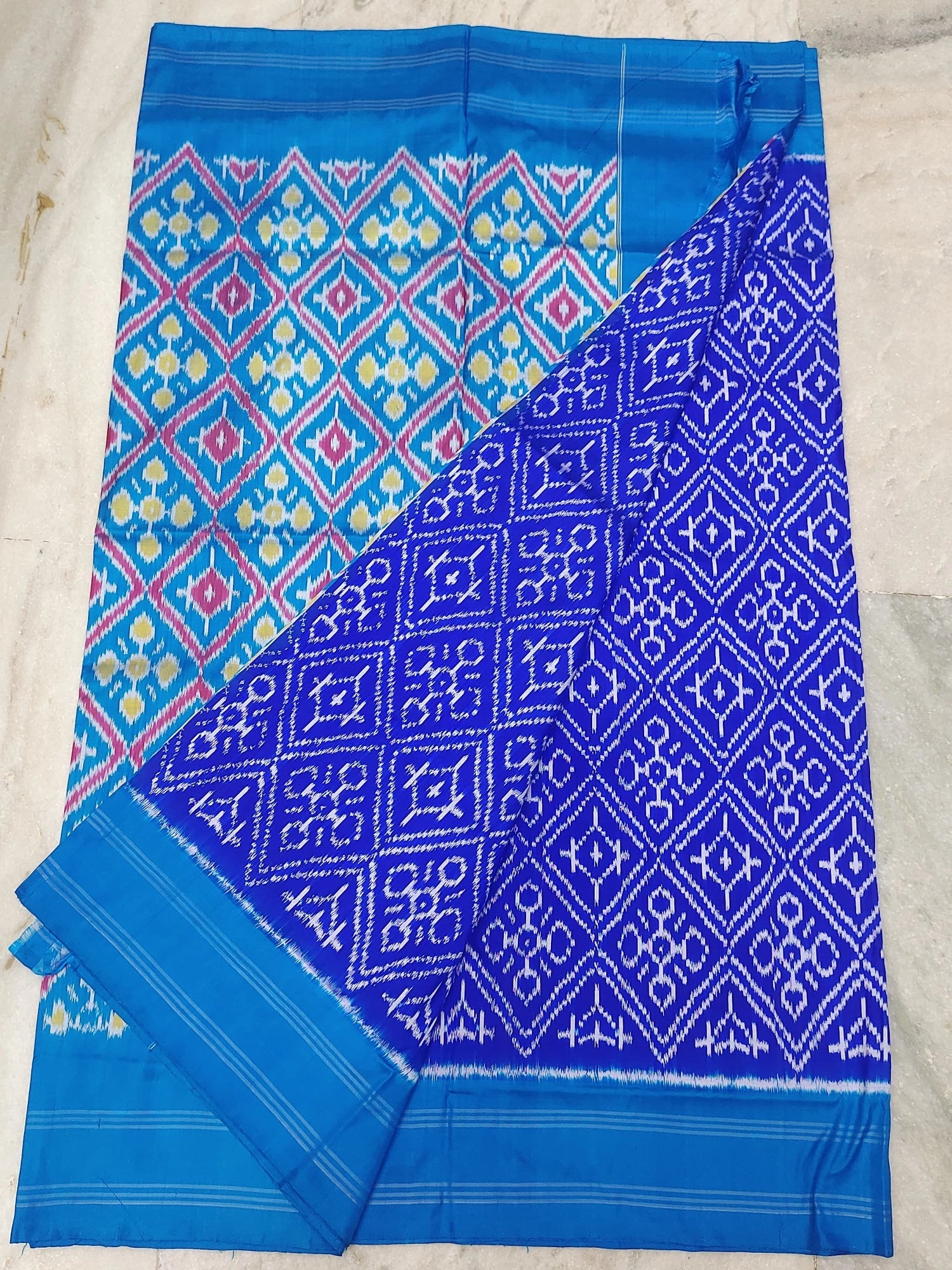 Pochampally ikkat silk saree (silk mark certified)