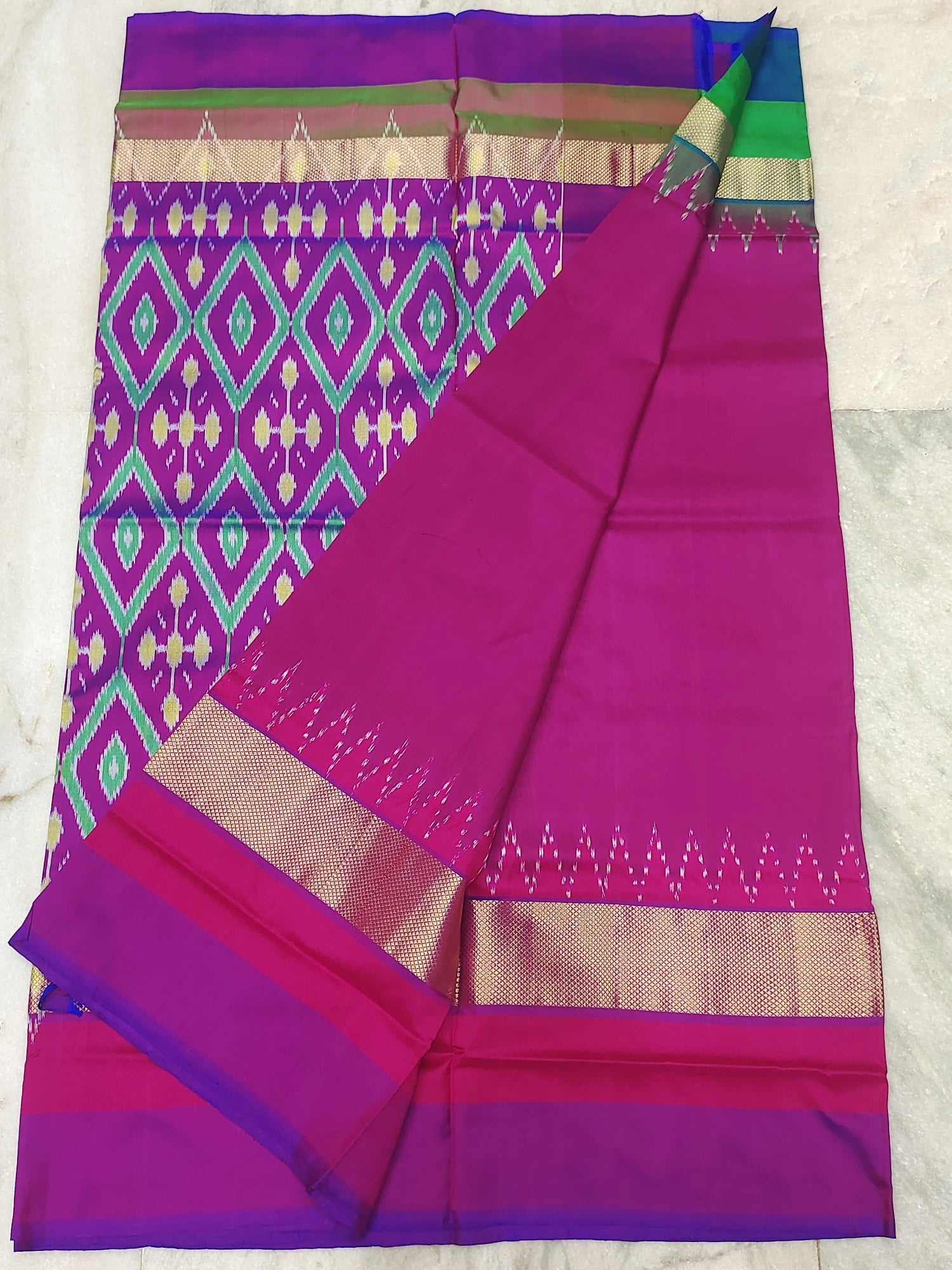 Pochampally ikkat silk saree (silk mark certified)