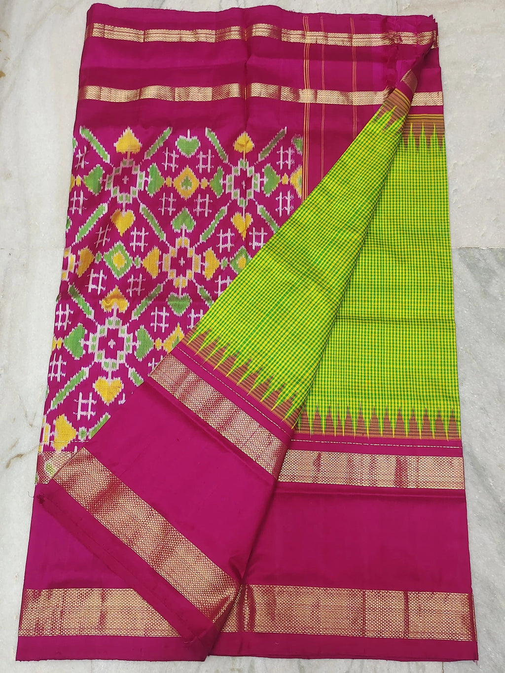 Pochampally ikkat silk saree (silk mark certified)