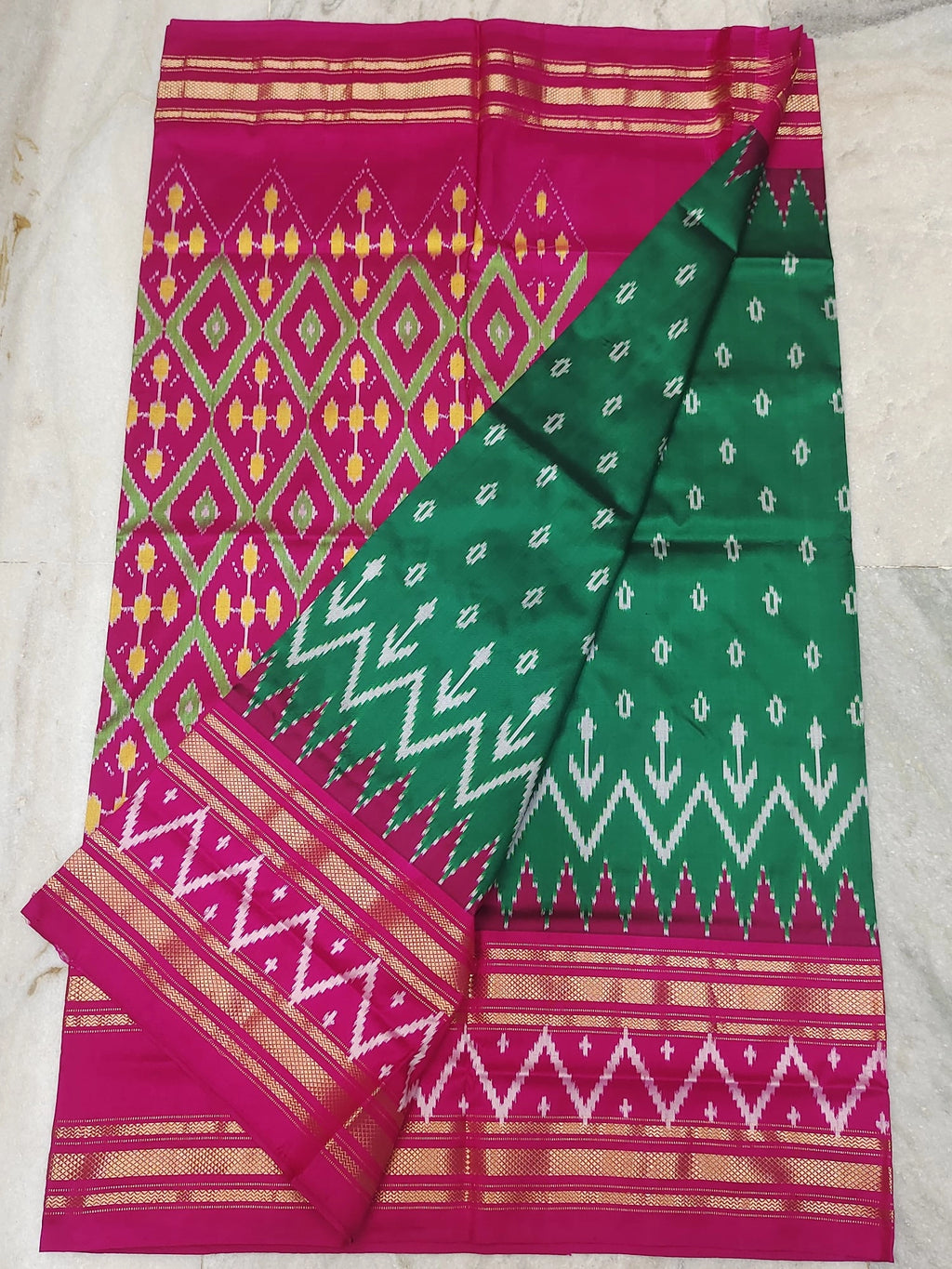 Pochampally ikkat silk saree (silk mark certified)