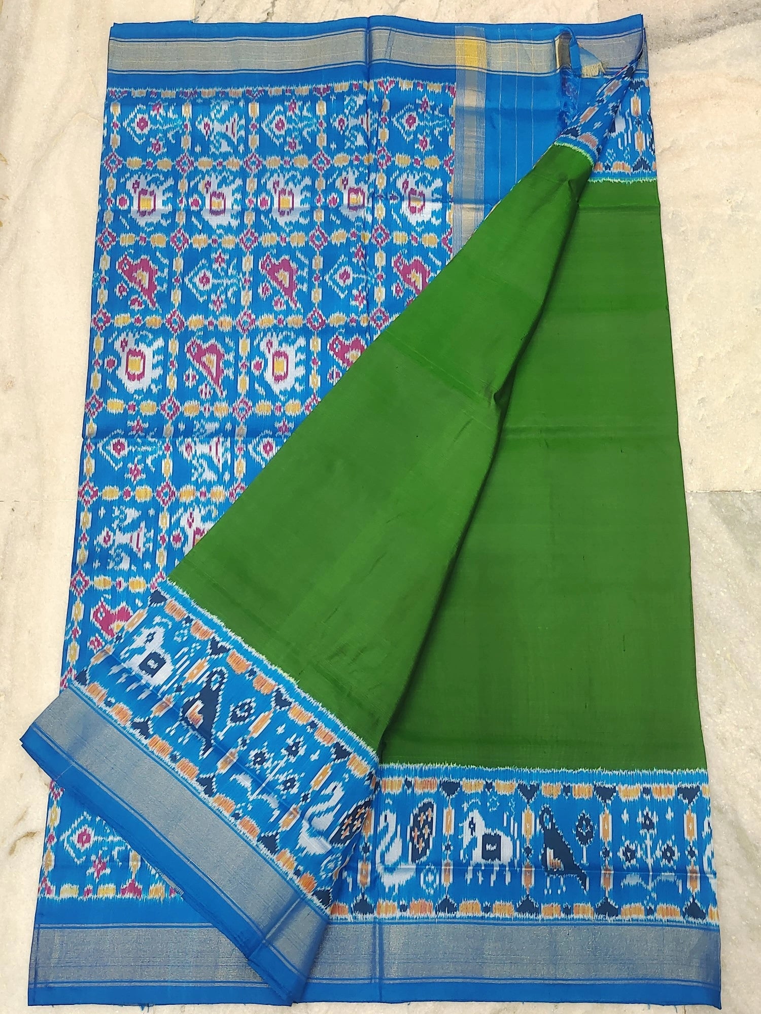 Pochampally ikkat silk saree (silk mark certified)