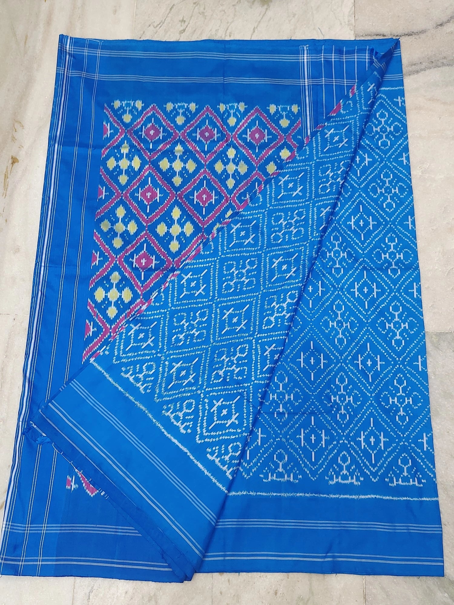 Pochampally ikkat silk saree (silk mark certified)