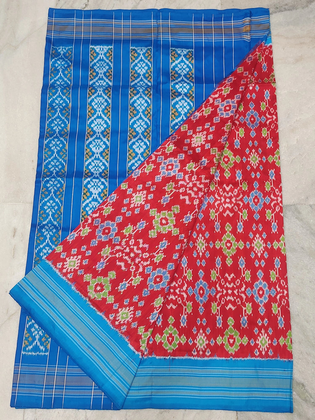 Pochampally ikkat silk saree (silk mark certified)