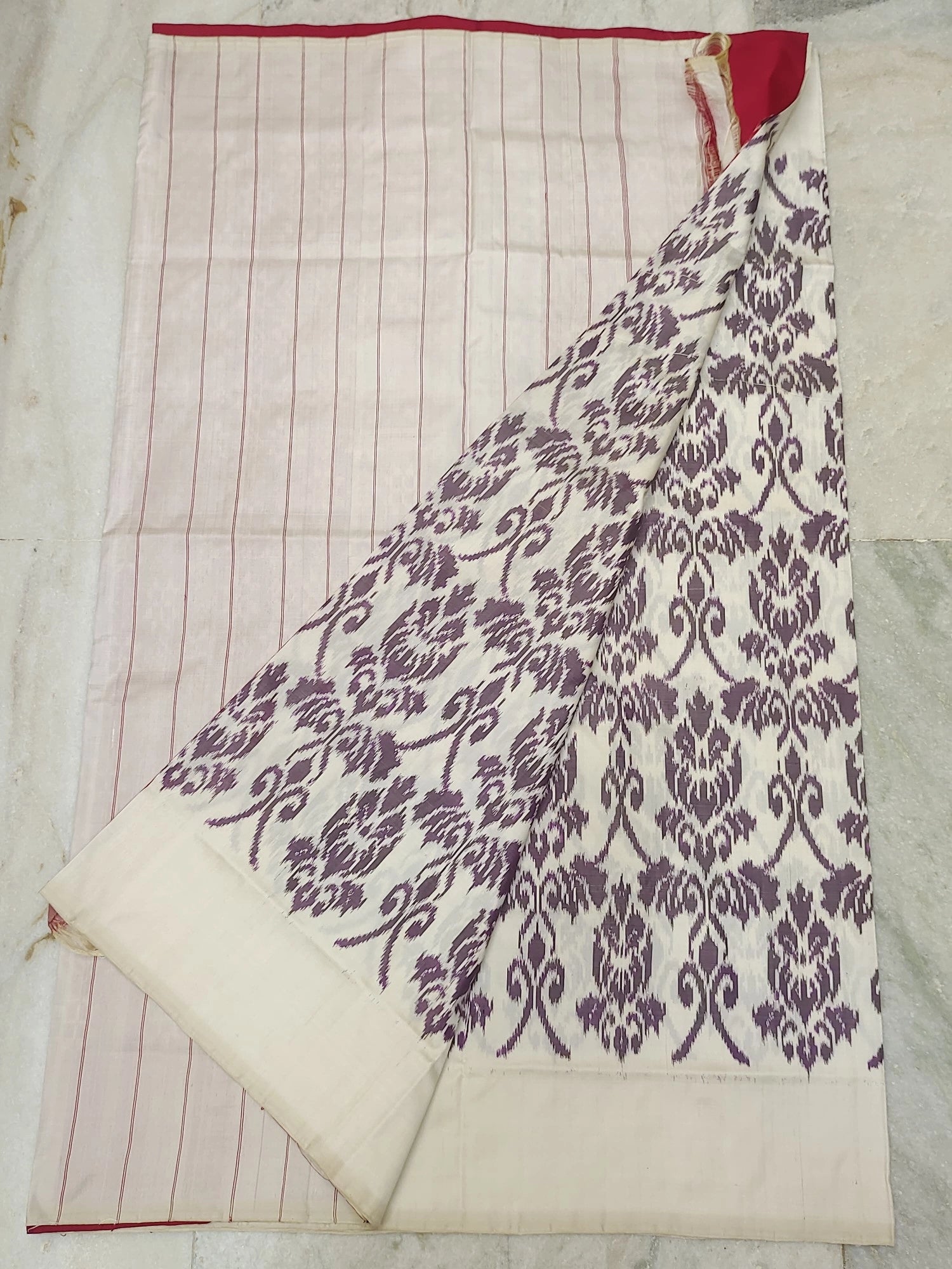 Pochampally ikkat silk saree (silk mark certified)