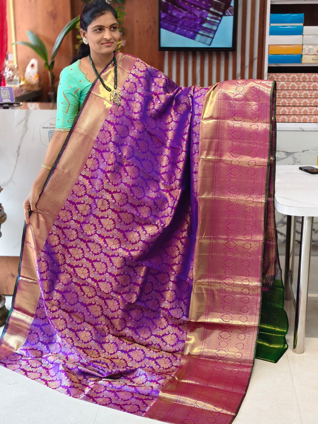 Pure kanchi pattu saree (silk mark certified)