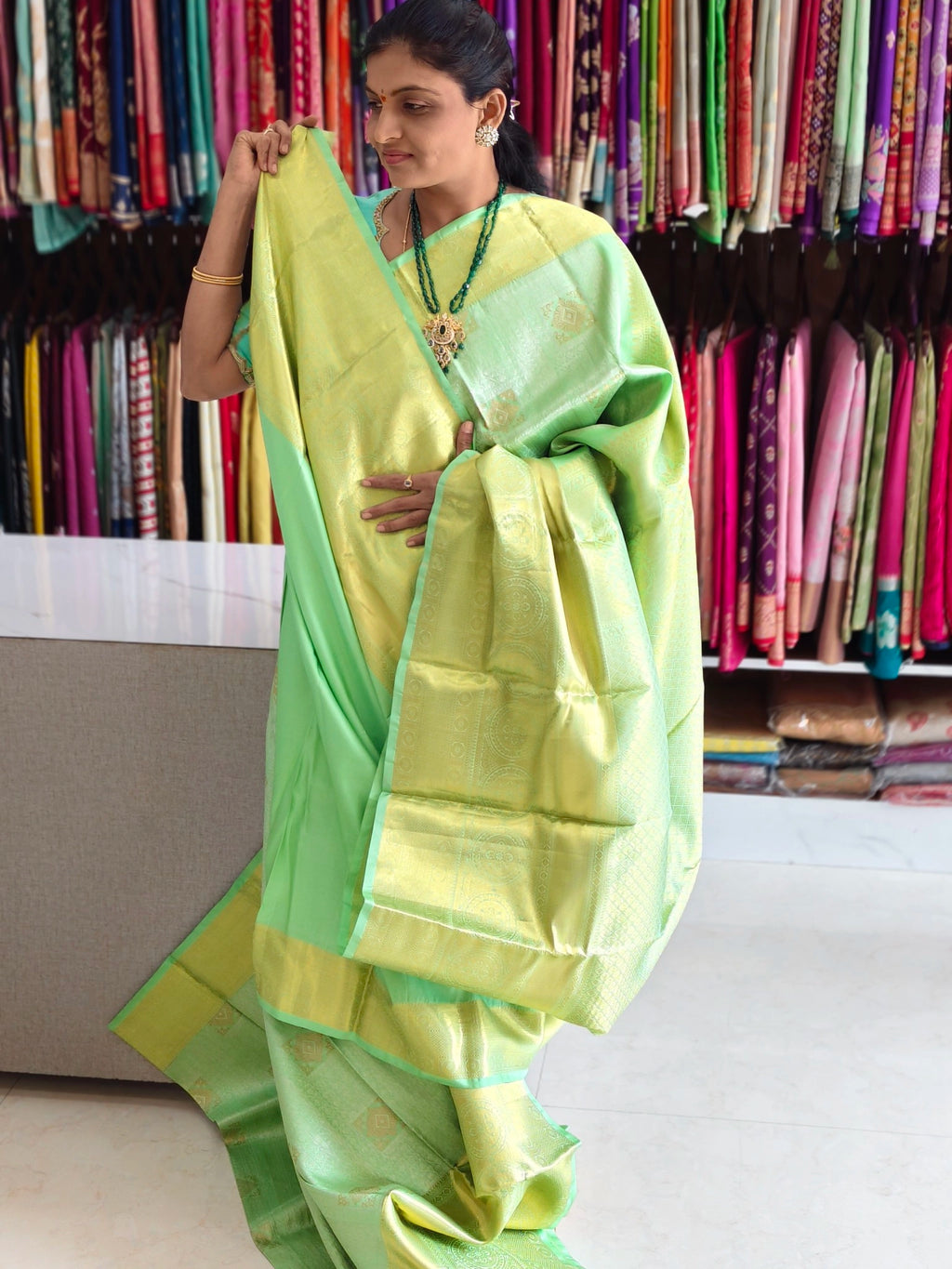 Pure kanchi pattu saree (silk mark certified)