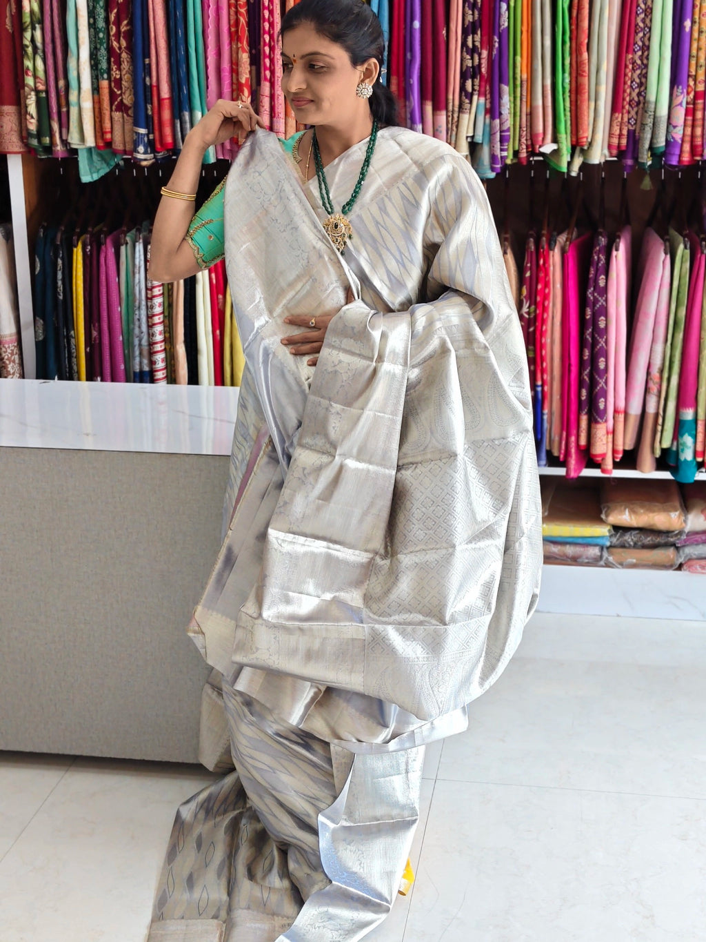 Pure kanchi pattu saree (silk mark certified)