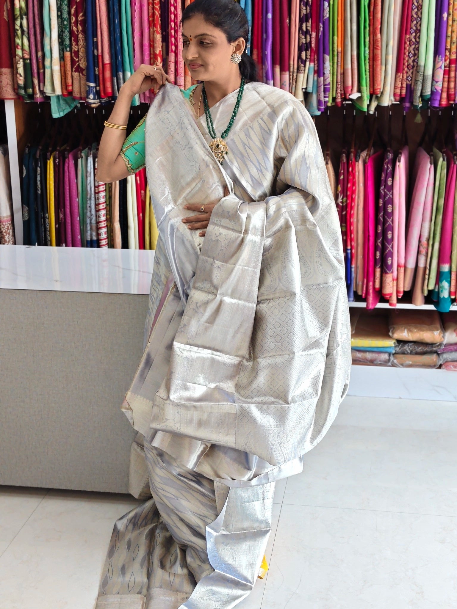 Pure kanchi pattu saree (silk mark certified)