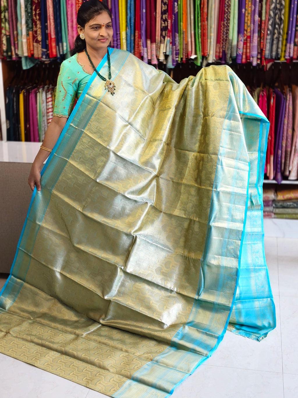 Pure kanchi pattu (silk mark certified)